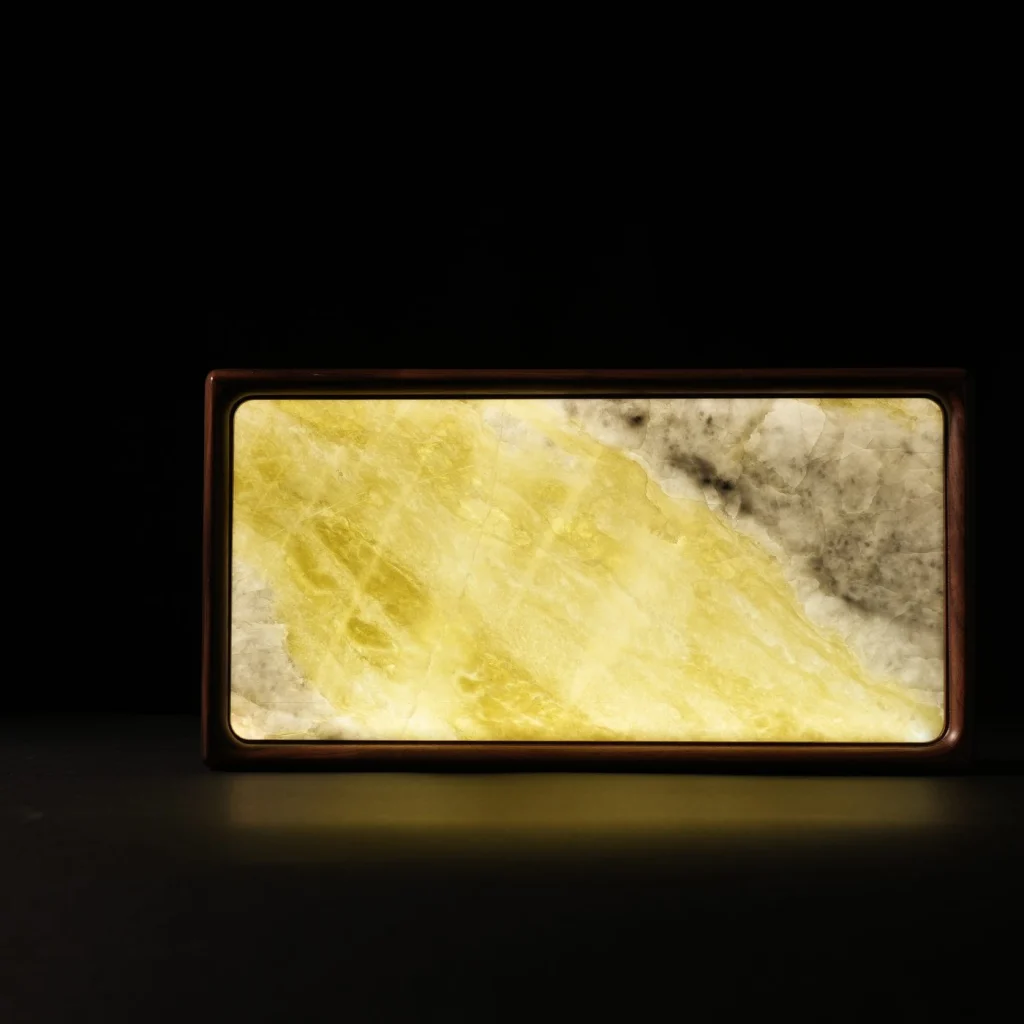Neutral light